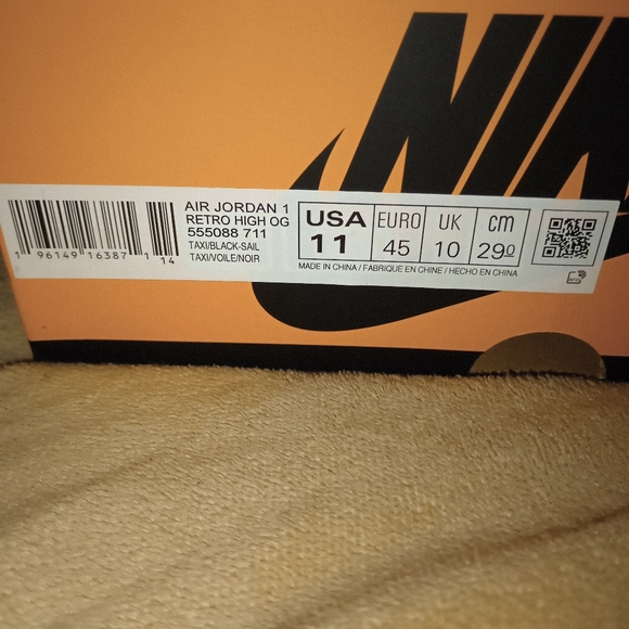 IOB Air Jordan 1 Retro High OG Taxi Mens Size 11 VNDS - Picture 5 of 16